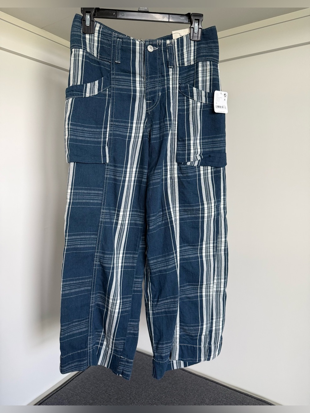 NWT Free People Rose Hall Low Slung Trousers size 26 Blue White - Picture 9 of 14